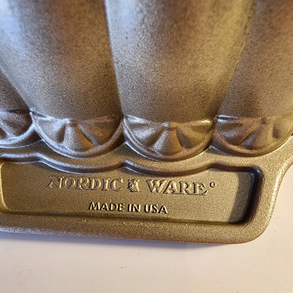 Nordic Ware William Sonoma Lemon 3D Cake Bread Loaf Non-stick Mold Pan